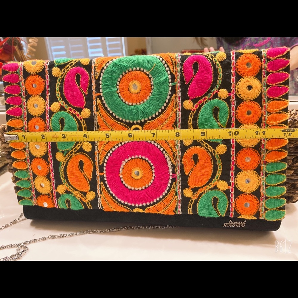 Junaid jamshaid bag/ clutch - Picture 4 of 7